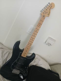 Squier Vintage Modified/Classic Vibe 70s Stratocaster..in near mint condition....$325
