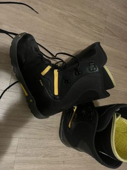Gnu men 13 snowboarding boots