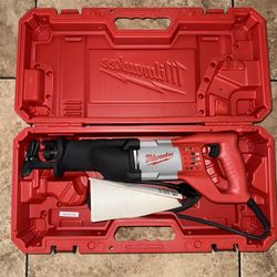 Milwaukee 12 Amp SAWZALL Reciprocating Saw with Case
