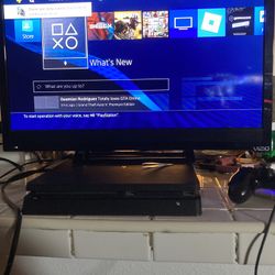 PS4 With Tv Headset And Controllers 