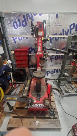 Hunter Auto28 tire changer machine