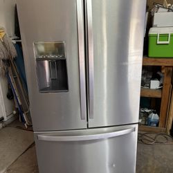 Fridges For Sale Water Ok (( Only Ice Don’t Work)) Free Deliver 