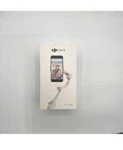 DJI OM 5 phone stabilization tripod