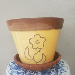 POT PLANT W/ SAUCER - CLAY - COLOR MUSTARD WITH WHITE FLOWERS - 9D X 9H INCH