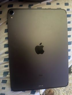 iPad Pro 256gb has cracked screen but still works fine