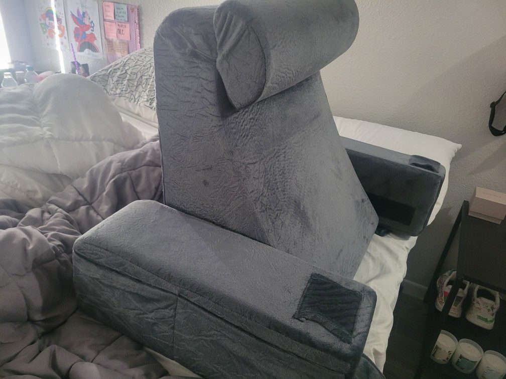 Adjustable Seat Cushion With Armrests