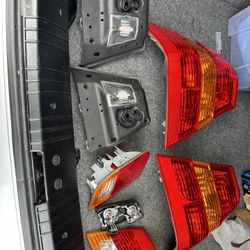 PERFECTLY WORKING BMW 2003 E46 325i OEM STOCK TAIL LIGHTS 