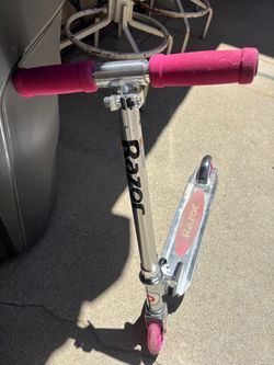 Razor scooter