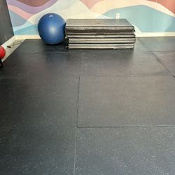 Stall Mats 3’ X 4’ X 1/2”.  20 Mats