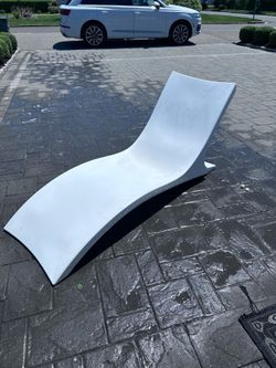 Pool chaise lounger