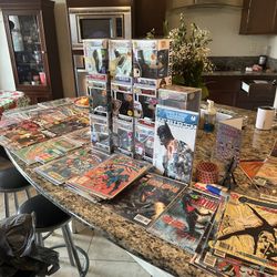 Funkos And Comics 