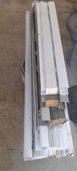 12 WINDOW BLINDS NEVER USE..HIGH QUALITY MATERIAL
