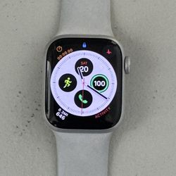 Apple Watch Series 8 (GPS, 41mm)