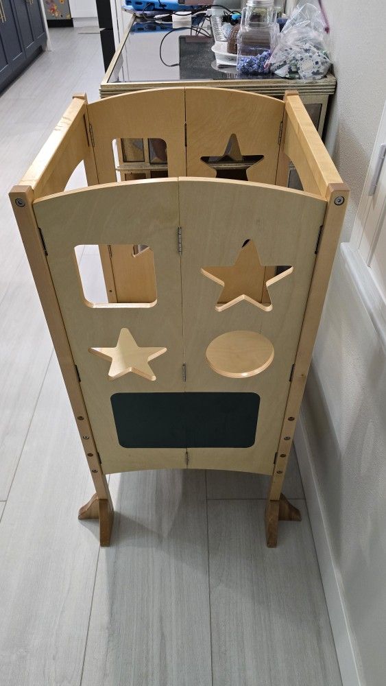 Guidecraft Classic Kitchen Helper Toddler Tower Natural