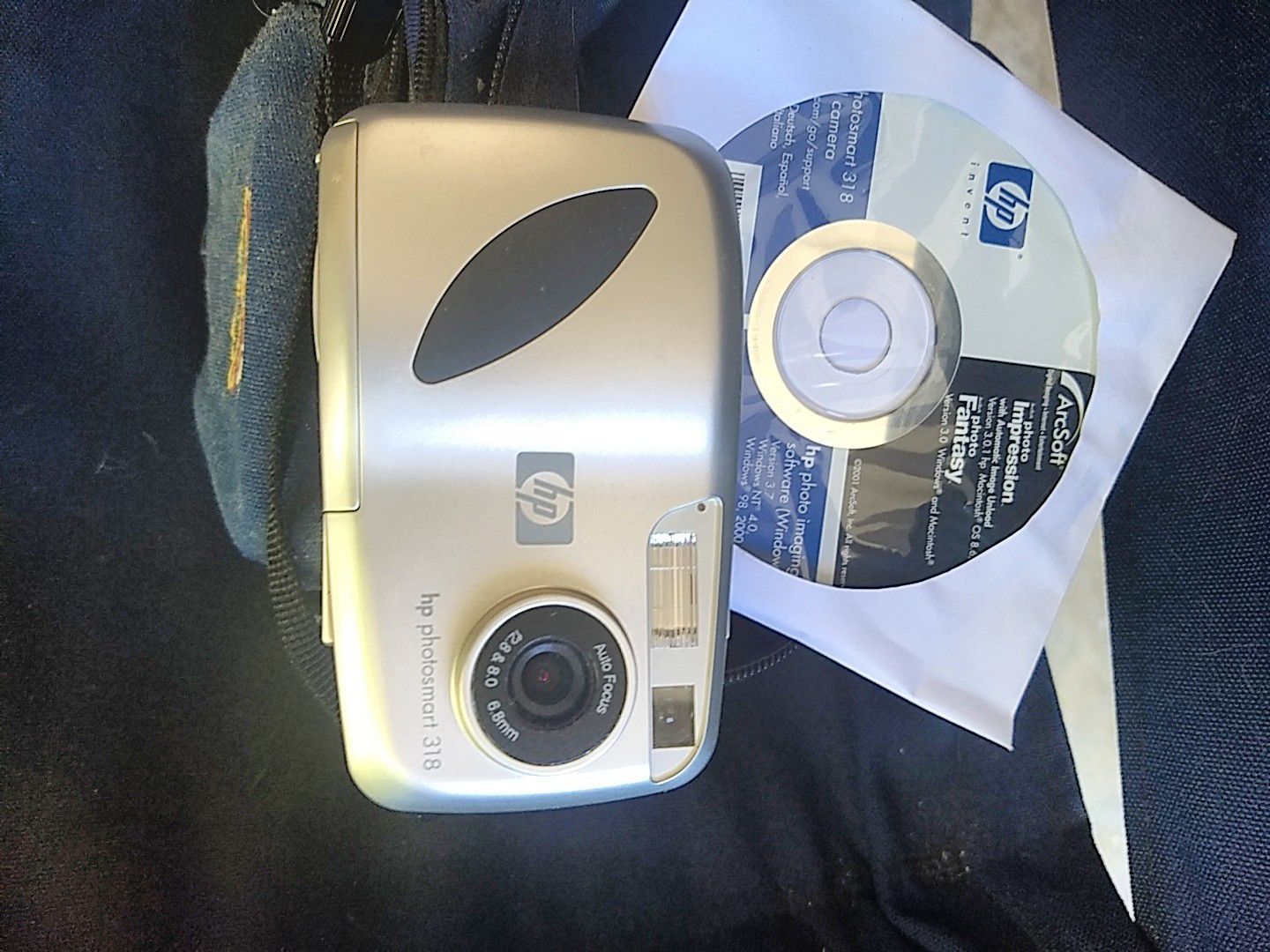 HP digital camera with nice bag