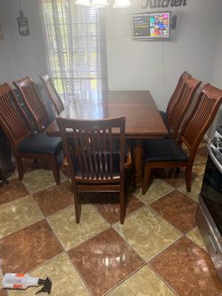 Dinning room set with 8 chairs