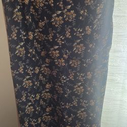 Windsor Woman's Skirt