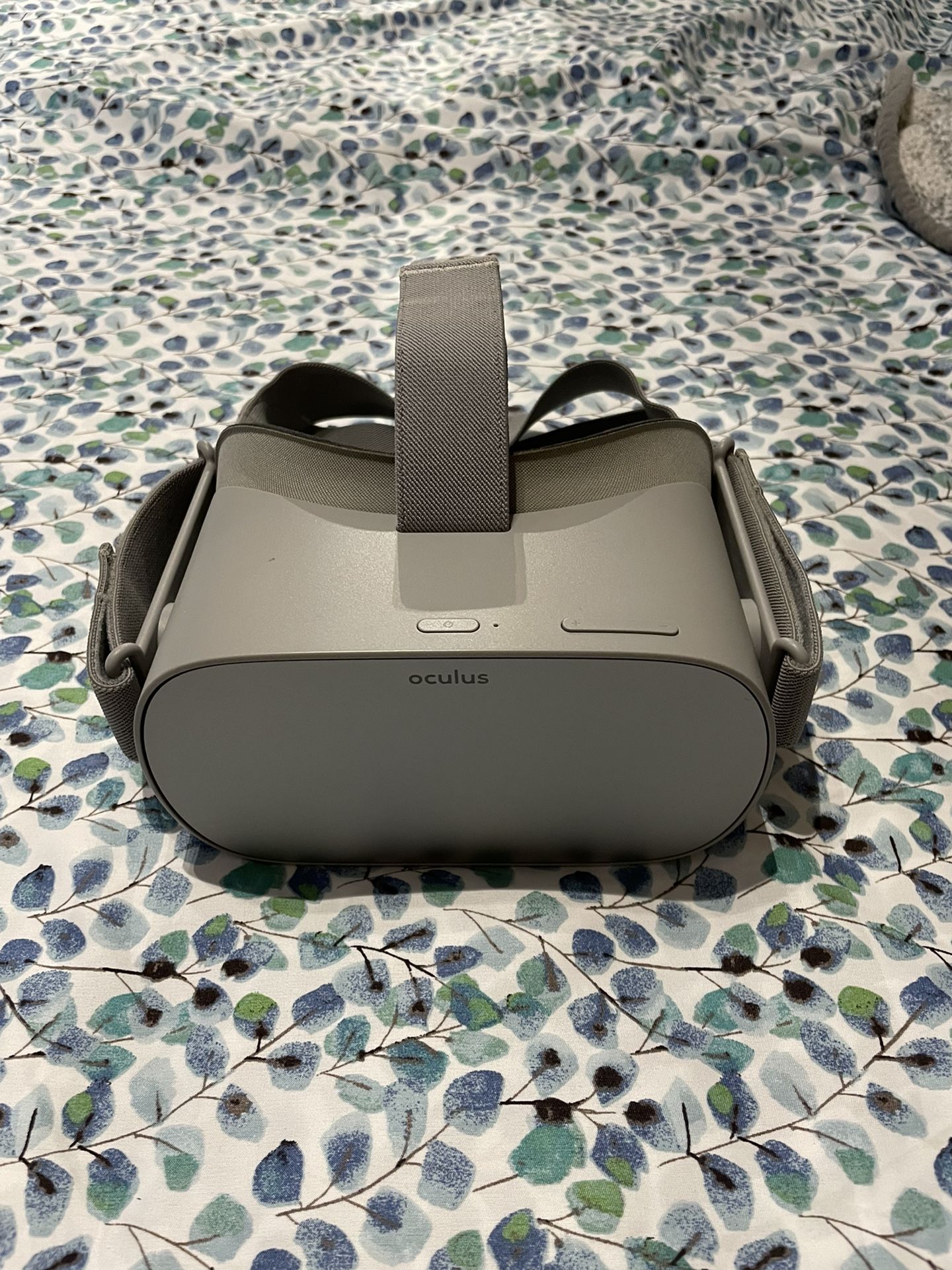 Oculus Go 64GB StandAlone VR Headset (MHA64) [HEADSET ONLY] for Sale in Tampa, FL OfferUp