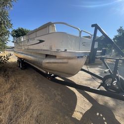 2008 PONTOON BOAT 24 FT 