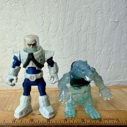 Fisher-Price DC Super Friends Hero World Dr Freeze & Snow Bear Action Figures
