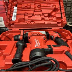 Milwaukee 1-1/8 SDS Plus Rotary Hammer 