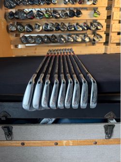 Golf iron set
