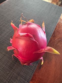 Dragon fruit cutting