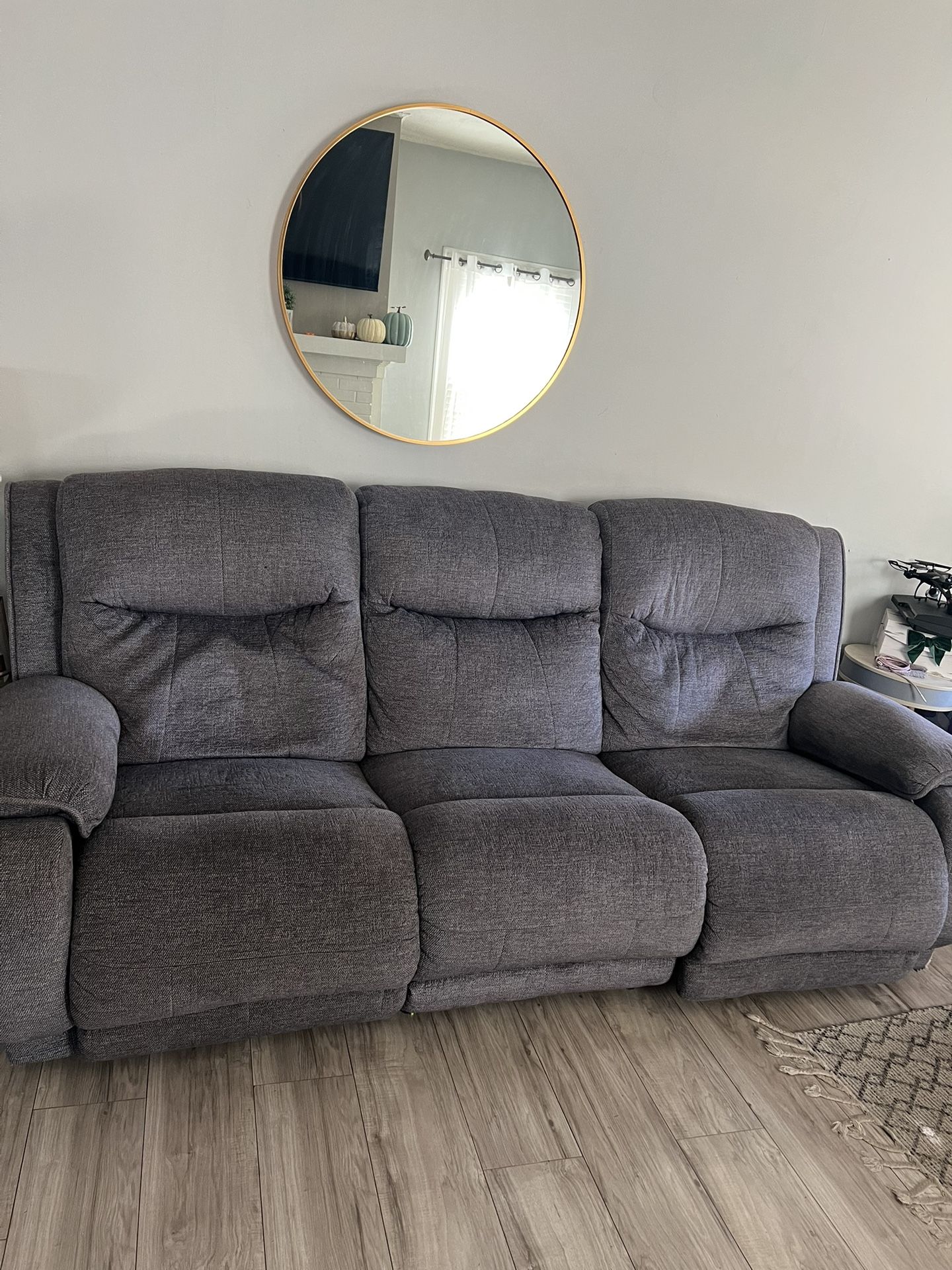 2 Electric Reclining Couch