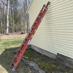 Nice tall ladder in excellent shape