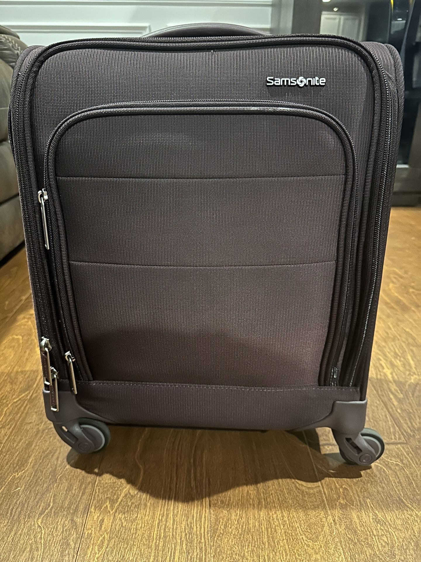 Carry On Spinner