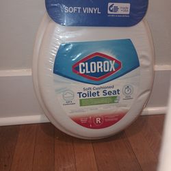 Clorox™  BRAND NEW UNOPENED
Round cushioned toilet seat