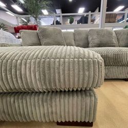 $10 Payment 👌 Hot Deal 🤝 Lindyn 3 Piece Sectional Sofa With Chaise 