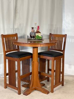 Round Pub Table with 2 Bar Stools * 3 Piece Bistro PERFECT FOR STUDIO
