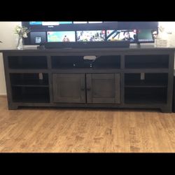 Tv Stand 70”