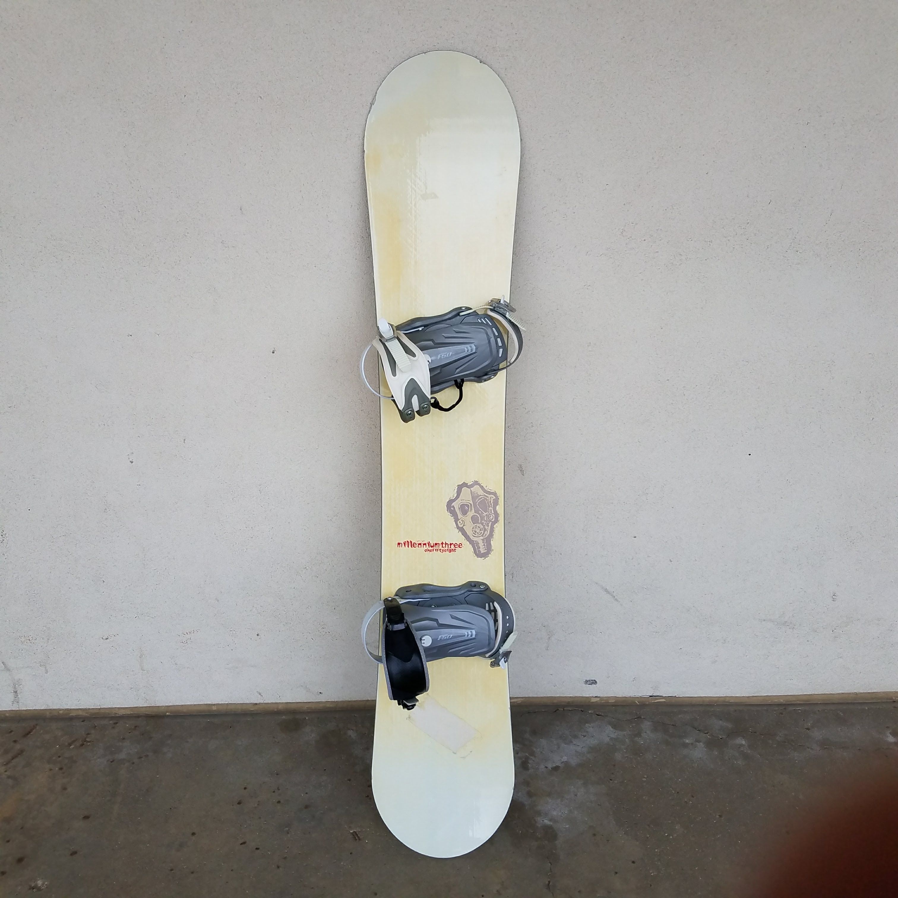 millennium three snowboard