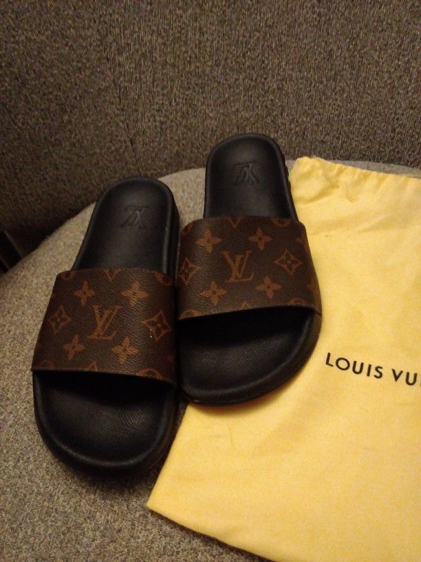Lv White Slippers for Sale in Santa Ana, CA - OfferUp