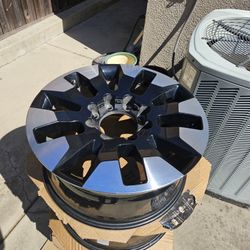 Chevrolet Silverado 2500 Rims OEM With Caps