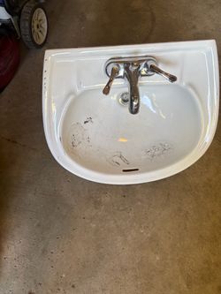White Porcelain Bathroom Sink with Faucet