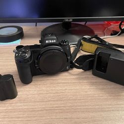 Nikon Z 6II Mirrorless Camera - Black (Body Only) Good Cond. 9138 Shots.