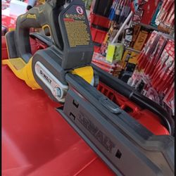 DEWALT 20v XR Brushless 8in Chainsaw Tool-Only
