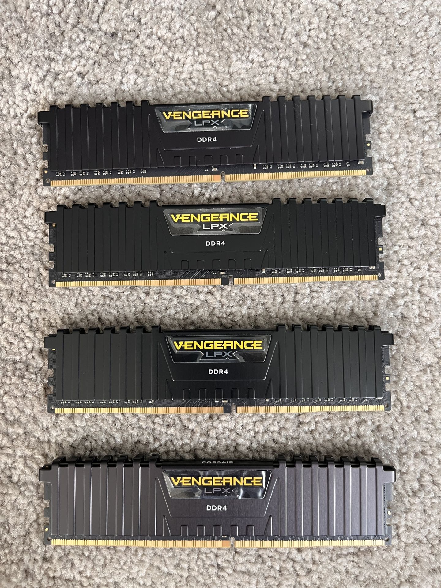 32 GB DDR4 RAM (4x8GB)