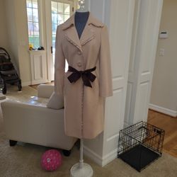 Gorgeous Women's Coat W/ Brown Bow! 