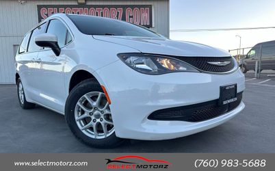 2021 Chrysler Voyager