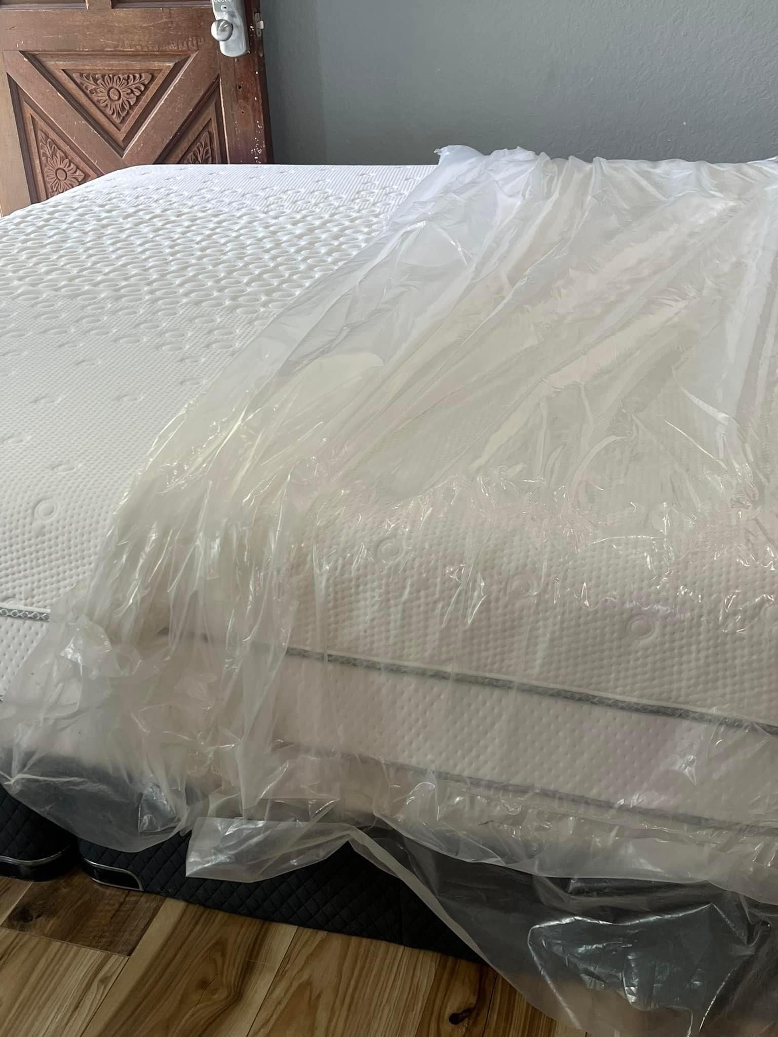 USED KING SIZE TEMPER PEDIC MEMORY FOAM COOL GEL MATTRESS WITH BOX SPRINGS DELIVERY 🚚 AVAILABLE