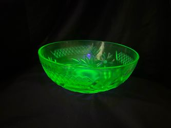 Glowing Uranium Glass Fruit Bowl