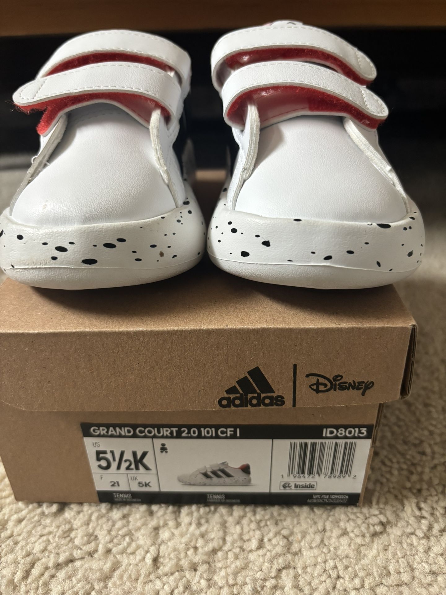 Adidas Sneakers