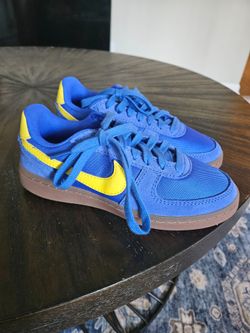 Nike field general casual shoes sz 2.5 Y