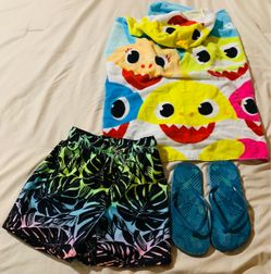 Adorable 3 piece set! Great for keeping your little one warm and protected from the sun at the pool or beach! 🌊 🏊 Includes: 1 Pinkfong Baby Shark