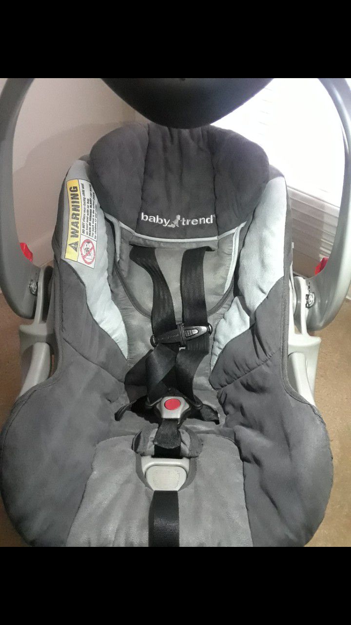 BABYTREND CARSEAT AGES INFANT UP TO 3 YEARS OLD