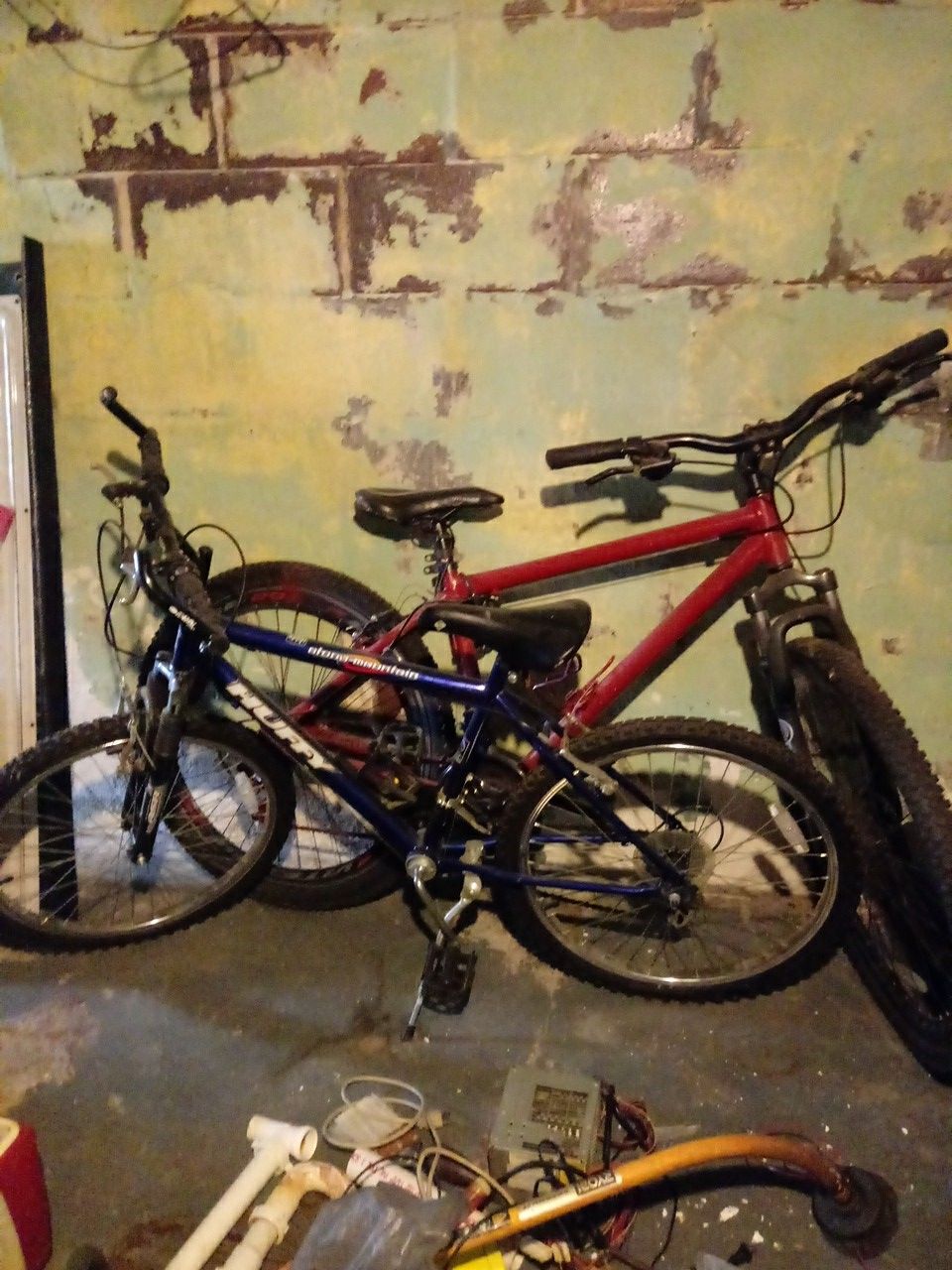 Two mountain bike good condition